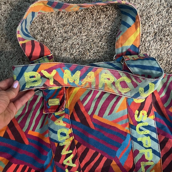 Marc by Marc Jacobs not so standard tote. - Picture 2 of 4